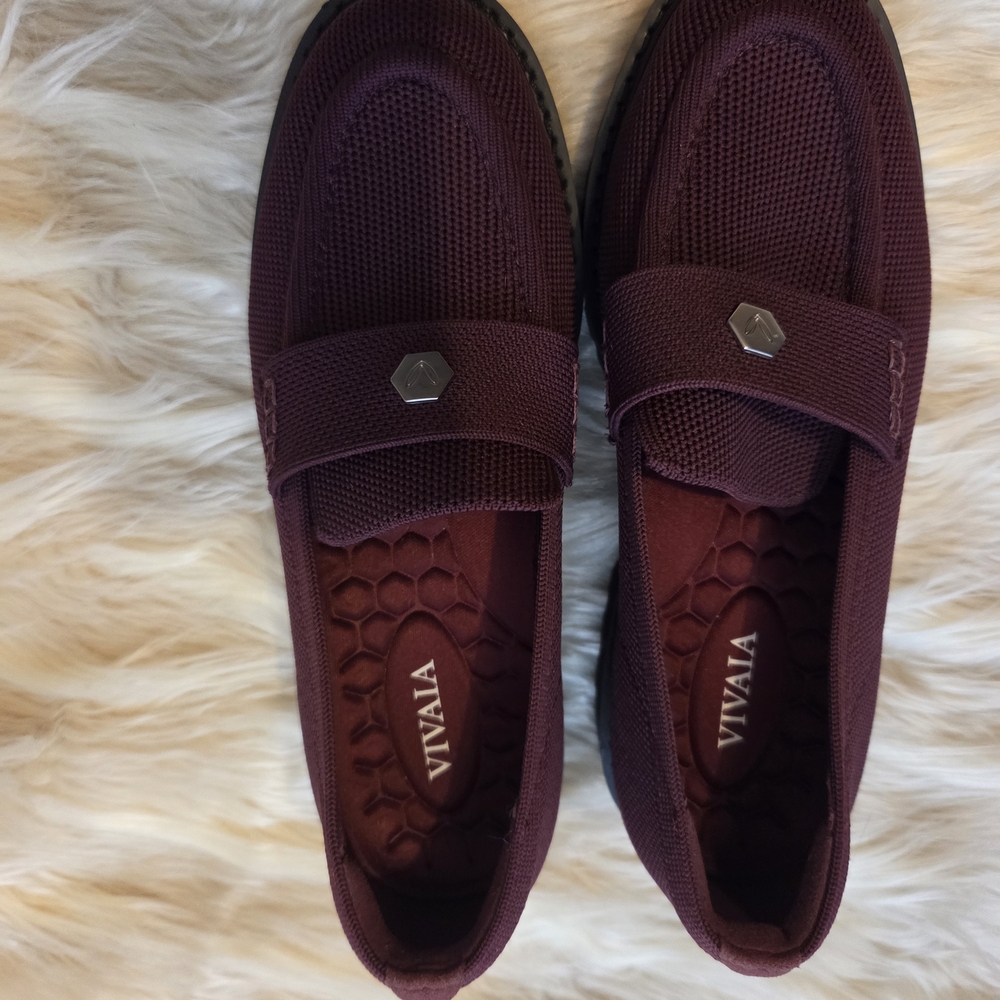 VIVAIA Women's Burgundy Loafers